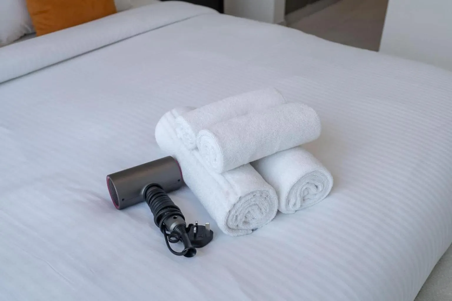 Weekly Rate - Centrally Located 1 Bed With Lagoon Access And Balcony In District One Dubai 0*,