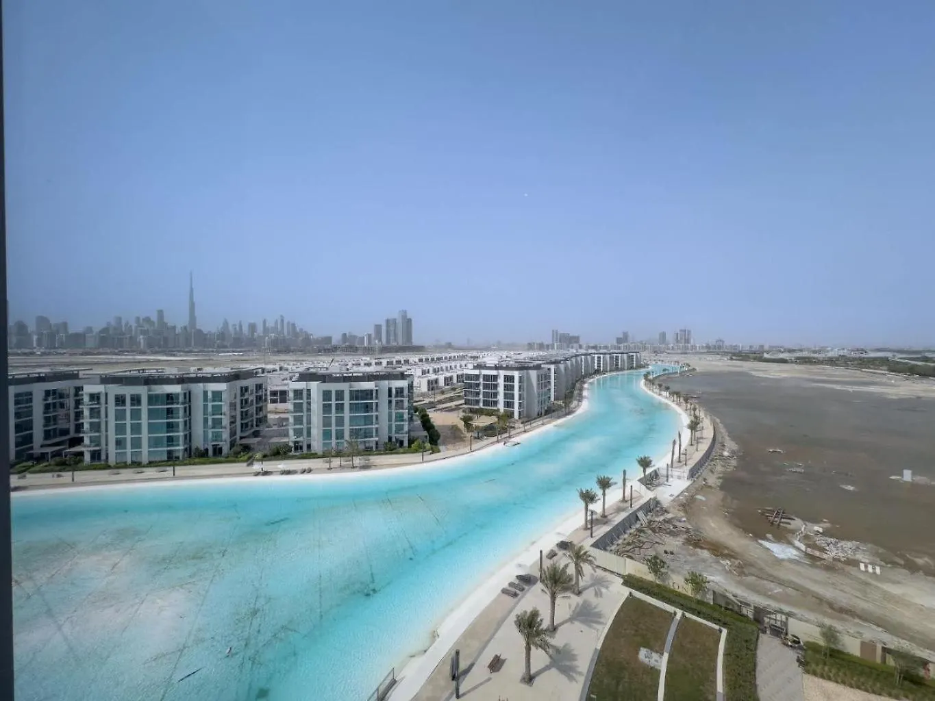 Apartment Weekly Rate - Centrally Located 1 Bed With Lagoon Access And Balcony In District One Dubai